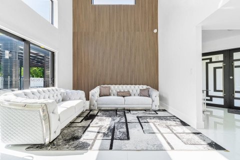 Villa ou maison à vendre à Miami, Floride: 4 chambres, 249.07 m2 № 1979287 - photo 6