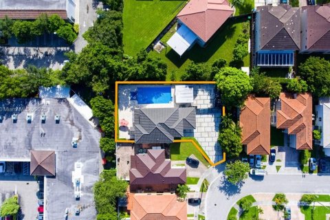 Villa ou maison à vendre à Miami, Floride: 4 chambres, 249.07 m2 № 1979287 - photo 4