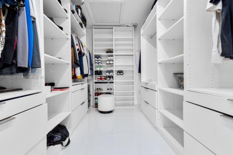 Villa ou maison à vendre à Miami, Floride: 4 chambres, 249.07 m2 № 1979287 - photo 19