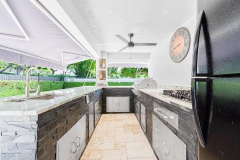 Villa ou maison à vendre à Miami, Floride: 4 chambres, 249.07 m2 № 1979287 - photo 30