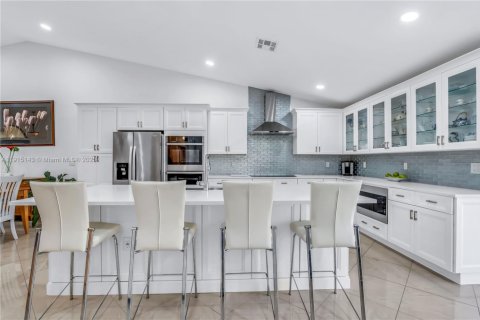 Villa ou maison à vendre à Pembroke Pines, Floride: 4 chambres, 300.17 m2 № 1971535 - photo 5