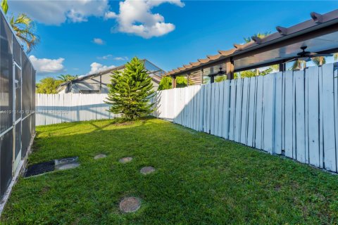 Villa ou maison à vendre à Pembroke Pines, Floride: 4 chambres, 300.17 m2 № 1971535 - photo 29