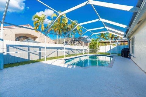 Villa ou maison à vendre à Pembroke Pines, Floride: 4 chambres, 300.17 m2 № 1971535 - photo 25