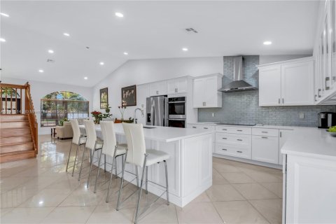 Villa ou maison à vendre à Pembroke Pines, Floride: 4 chambres, 300.17 m2 № 1971535 - photo 6