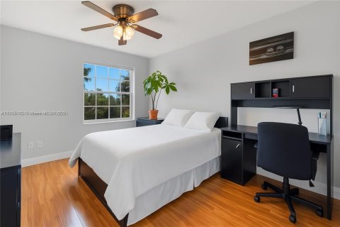 Villa ou maison à vendre à Pembroke Pines, Floride: 4 chambres, 300.17 m2 № 1971535 - photo 19