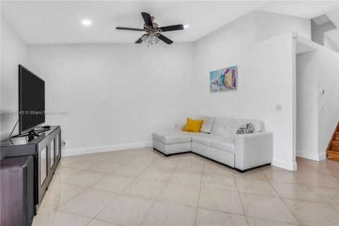 Villa ou maison à vendre à Pembroke Pines, Floride: 4 chambres, 300.17 m2 № 1971535 - photo 9