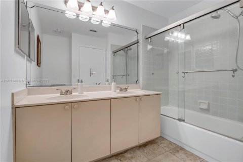 Villa ou maison à vendre à Pembroke Pines, Floride: 4 chambres, 300.17 m2 № 1971535 - photo 20