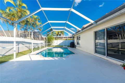 Villa ou maison à vendre à Pembroke Pines, Floride: 4 chambres, 300.17 m2 № 1971535 - photo 27