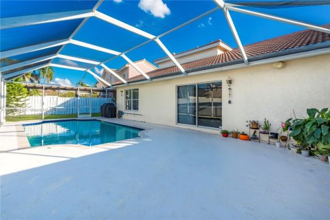 Villa ou maison à vendre à Pembroke Pines, Floride: 4 chambres, 300.17 m2 № 1971535 - photo 26