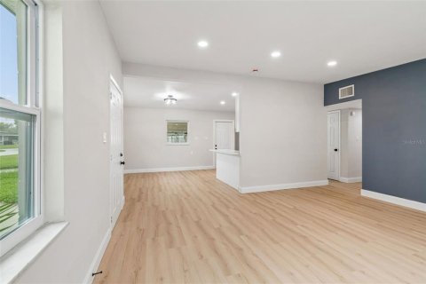 Villa ou maison à vendre à Tampa, Floride: 3 chambres, 106.47 m2 № 2291660 - photo 17