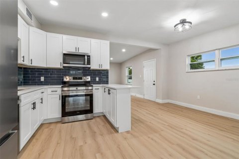 Villa ou maison à vendre à Tampa, Floride: 3 chambres, 106.47 m2 № 2291660 - photo 9