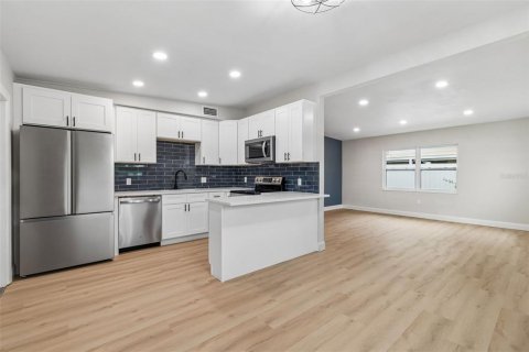 Villa ou maison à vendre à Tampa, Floride: 3 chambres, 106.47 m2 № 2291660 - photo 7