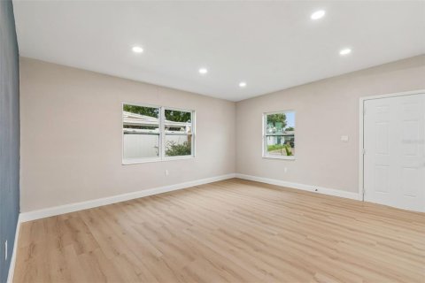 Villa ou maison à vendre à Tampa, Floride: 3 chambres, 106.47 m2 № 2291660 - photo 20