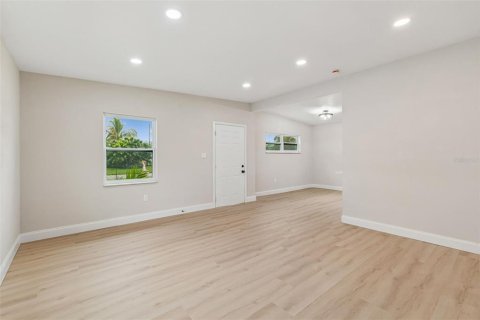 Villa ou maison à vendre à Tampa, Floride: 3 chambres, 106.47 m2 № 2291660 - photo 19