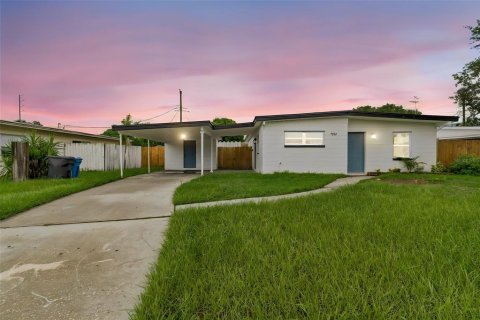 House in Tampa, Florida 3 bedrooms, 106.47 sq.m. № 2291660