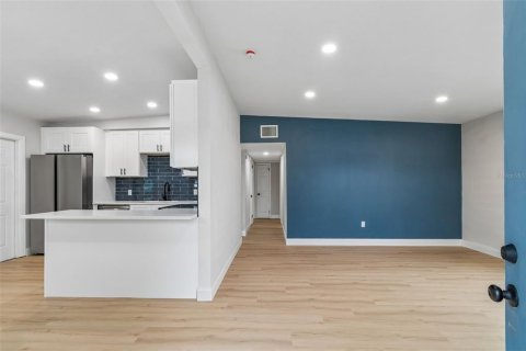 Villa ou maison à vendre à Tampa, Floride: 3 chambres, 106.47 m2 № 2291660 - photo 5