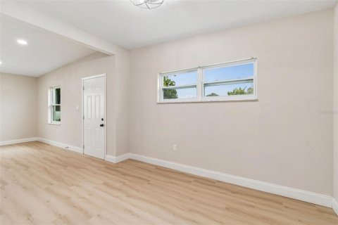 Villa ou maison à vendre à Tampa, Floride: 3 chambres, 106.47 m2 № 2291660 - photo 15