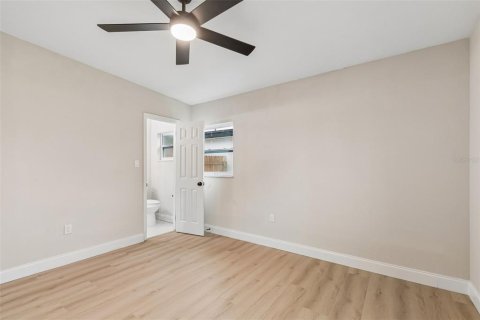 Villa ou maison à vendre à Tampa, Floride: 3 chambres, 106.47 m2 № 2291660 - photo 23