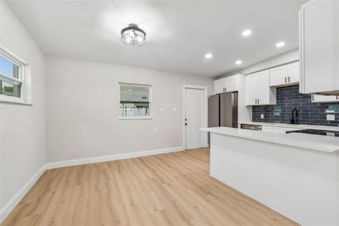Villa ou maison à vendre à Tampa, Floride: 3 chambres, 106.47 m2 № 2291660 - photo 6