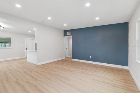 Villa ou maison à vendre à Tampa, Floride: 3 chambres, 106.47 m2 № 2291660 - photo 18
