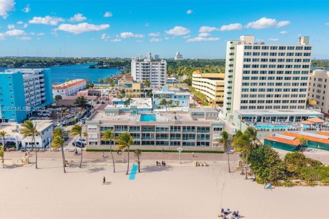 Купить кондоминиум в Холливуд, Флорида 1 спальня, 89.19м2, № 2004778 - фото 26