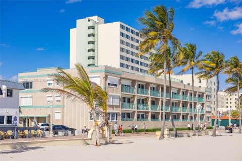 Купить кондоминиум в Холливуд, Флорида 1 спальня, 89.19м2, № 2004778 - фото 17