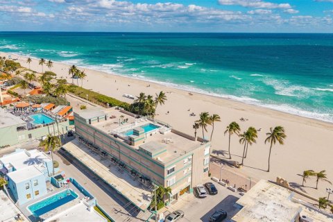 Купить кондоминиум в Холливуд, Флорида 1 спальня, 89.19м2, № 2004778 - фото 30