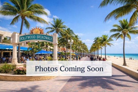 Condo in Hollywood, Florida, 1 bedroom  № 2004778 - photo 3
