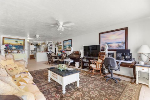 Купить кондоминиум в Холливуд, Флорида 1 спальня, 89.19м2, № 2004778 - фото 8