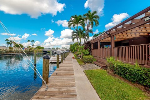 Villa ou maison à Hallandale Beach, Floride 3 chambres, 156.08 m2 № 2088629