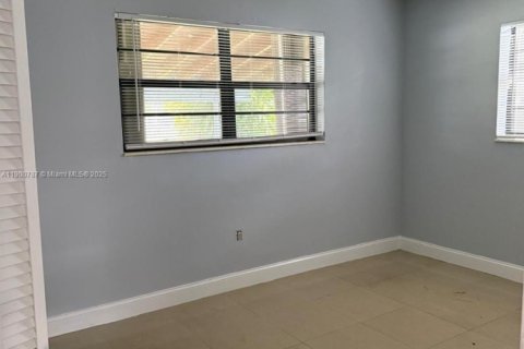 Villa ou maison à louer à Miramar, Floride: 4 chambres, 123.37 m2 № 1971270 - photo 4