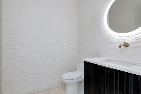 Casa en venta en Tampa, Florida, 4 dormitorios, 410.44 m2 № 1570408 - foto 26