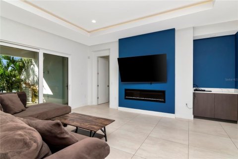 Casa en venta en Tampa, Florida, 4 dormitorios, 410.44 m2 № 1570408 - foto 14