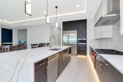 Casa en venta en Tampa, Florida, 4 dormitorios, 410.44 m2 № 1570408 - foto 19
