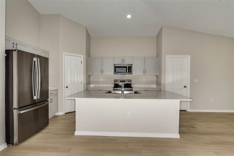 House in Haines City, Florida 4 bedrooms, 171.87 sq.m. № 1910299 - photo 2