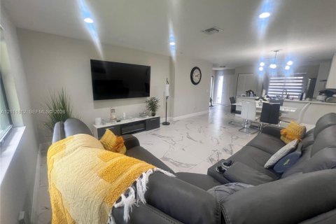 Touwnhouse à vendre à Royal Palm Beach, Floride: 3 chambres, 120.59 m2 № 2432534 - photo 13