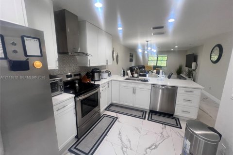 Touwnhouse à vendre à Royal Palm Beach, Floride: 3 chambres, 120.59 m2 № 2432534 - photo 23