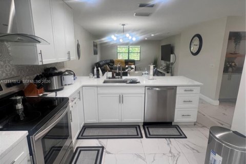 Touwnhouse à vendre à Royal Palm Beach, Floride: 3 chambres, 120.59 m2 № 2432534 - photo 24