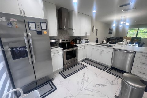 Touwnhouse à vendre à Royal Palm Beach, Floride: 3 chambres, 120.59 m2 № 2432534 - photo 22