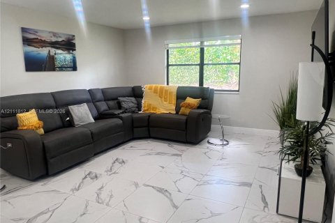 Touwnhouse à vendre à Royal Palm Beach, Floride: 3 chambres, 120.59 m2 № 2432534 - photo 6