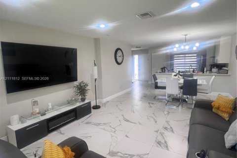 Touwnhouse à vendre à Royal Palm Beach, Floride: 3 chambres, 120.59 m2 № 2432534 - photo 14