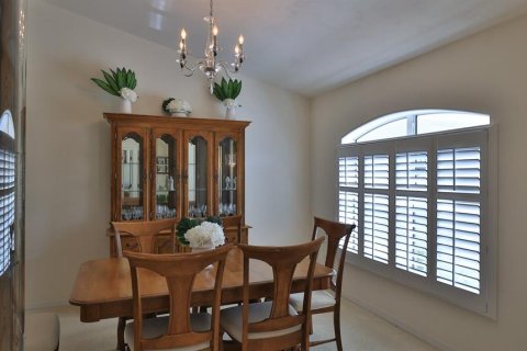 Villa ou maison à vendre à New Smyrna Beach, Floride: 3 chambres, 195 m2 № 2429242 - photo 8