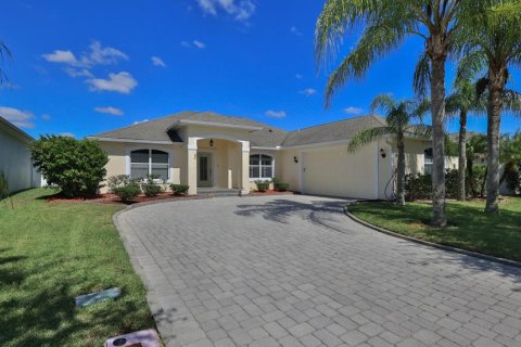 Villa ou maison à vendre à New Smyrna Beach, Floride: 3 chambres, 195 m2 № 2429242 - photo 2