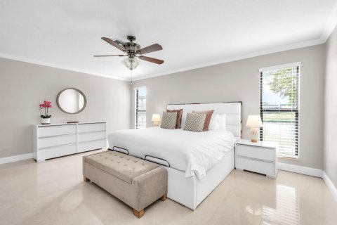 House in Delray Beach, Florida 3 bedrooms, 192.4 sq.m. № 2146628 - photo 15