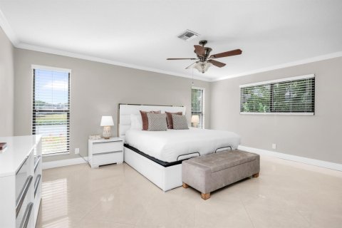 House in Delray Beach, Florida 3 bedrooms, 192.4 sq.m. № 2146628 - photo 13
