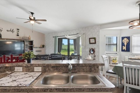 Villa ou maison à vendre à Frostproof, Floride: 3 chambres, 170.38 m2 № 2277411 - photo 10