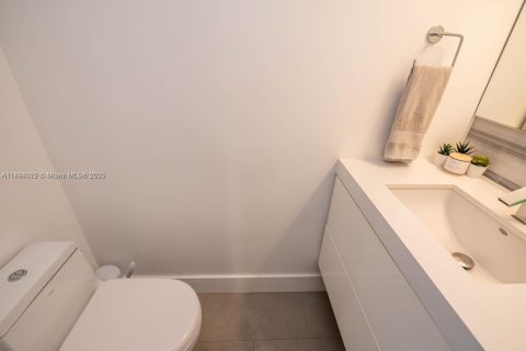 Снять в аренду кондоминиум в Майами, Флорида 1 спальня, 79.9м2, № 1948098 - фото 17