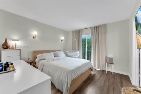 Снять в аренду квартиру в Дорал, Флорида 2 спальни, 110.55м2, № 2086943 - фото 13
