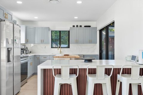 Casa en venta en Palmetto Bay, Florida, 5 dormitorios, 234.58 m2 № 2038284 - foto 7