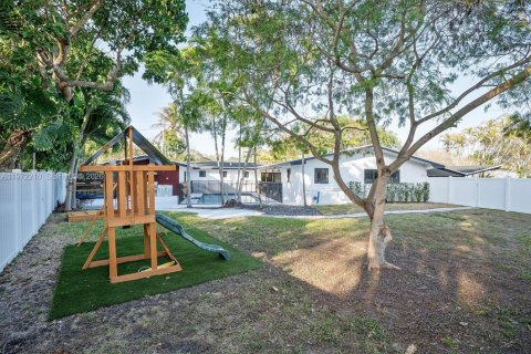 Casa en venta en Palmetto Bay, Florida, 5 dormitorios, 234.58 m2 № 2038284 - foto 24